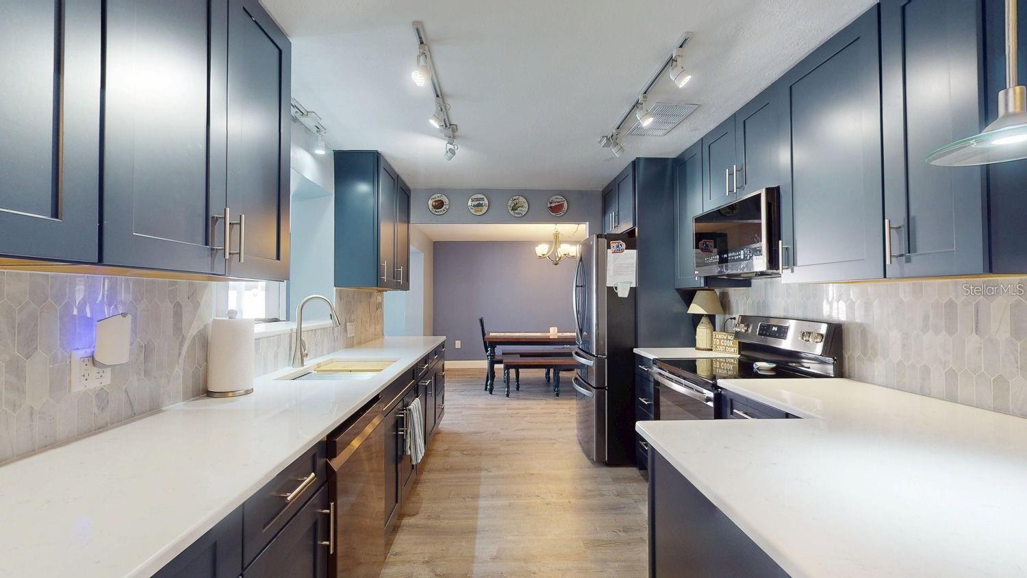 PINELLAS GROVES - Residential