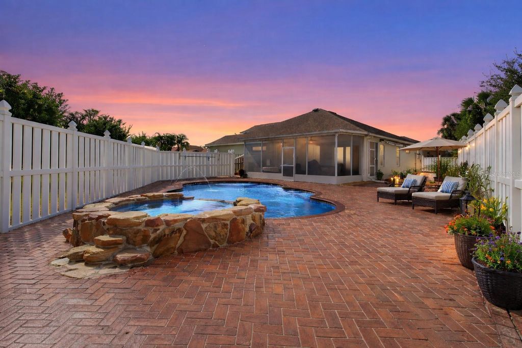 Photo of 515 Planters Manor Way, Bradenton, FL 34212 (MLS # A4683278)