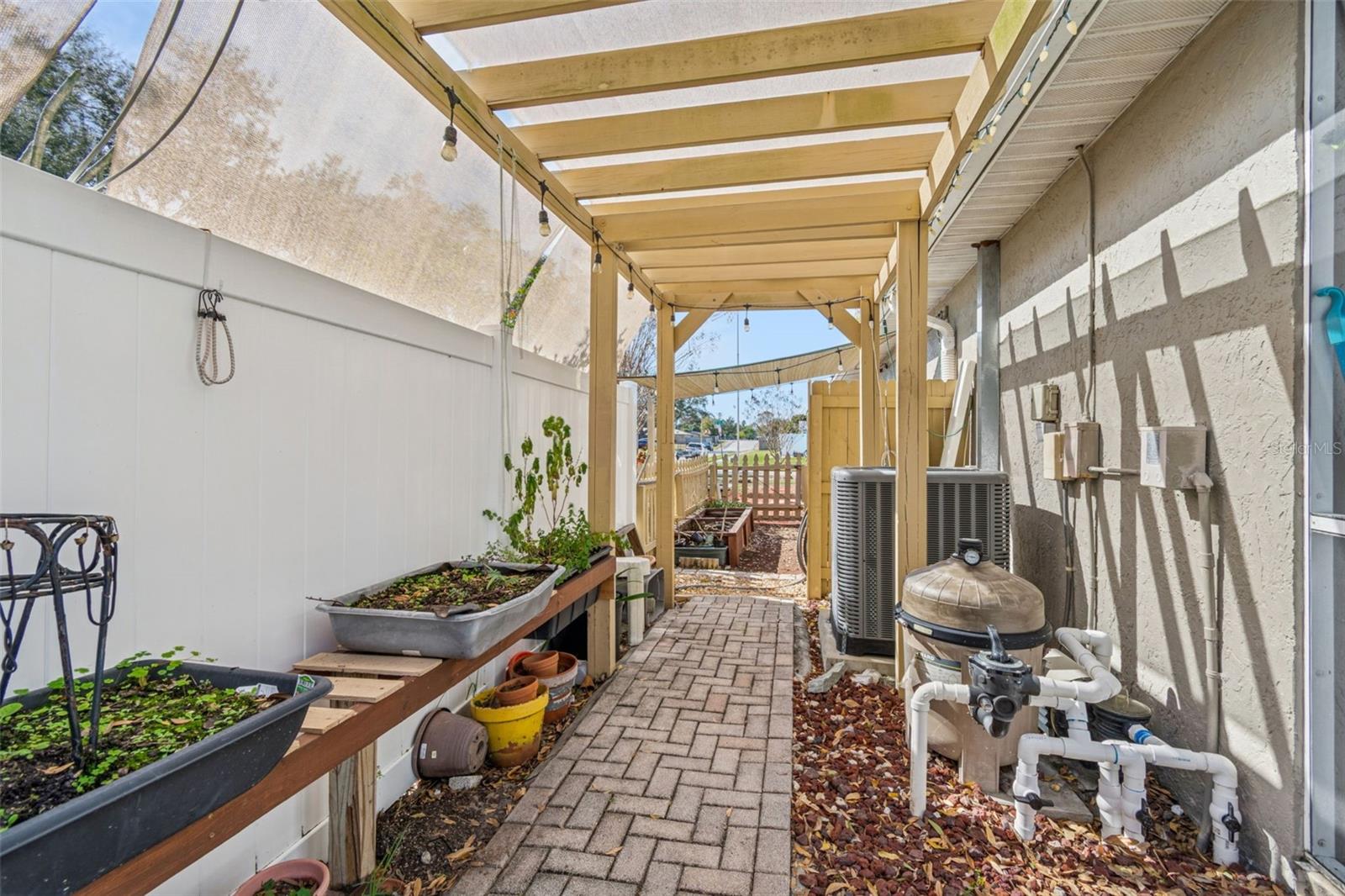 SEMINOLE COUNTRY - Residential