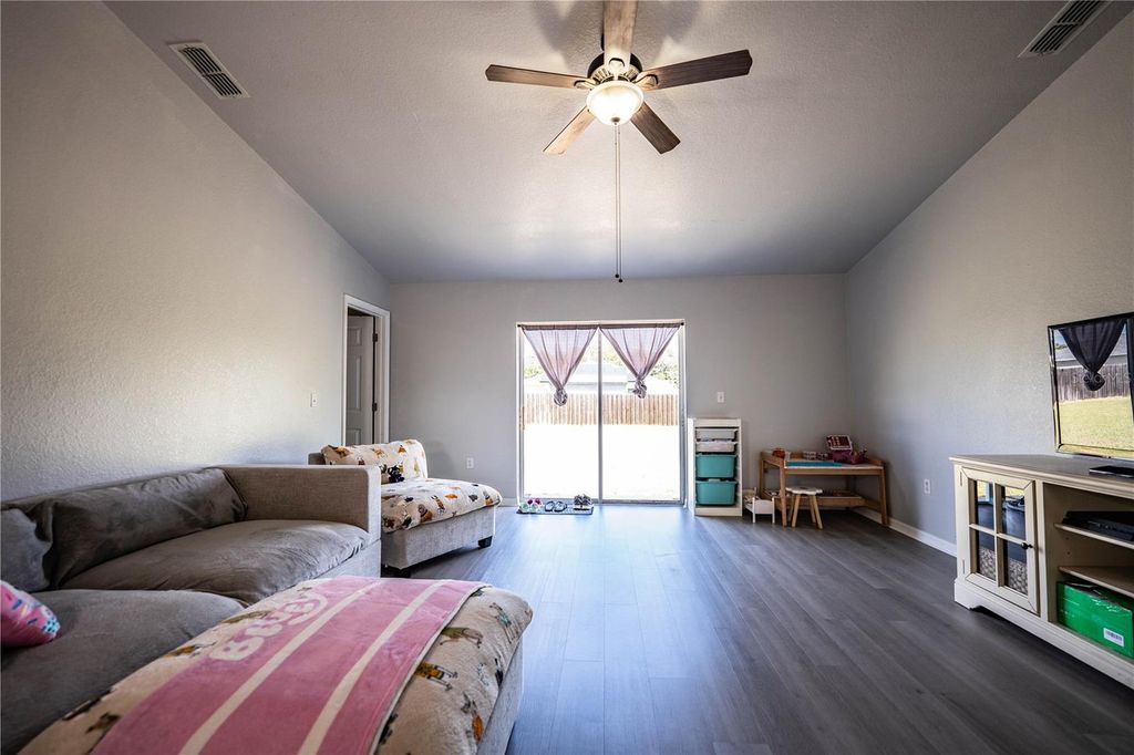 Photo of 3130 Winchester Estates Loop, Lakeland, FL 33810 (MLS # L4961280)