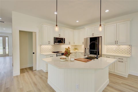 Tiny photo for 1316 E 9th Avenue, Mount Dora, FL 32757 (MLS # O6416275)