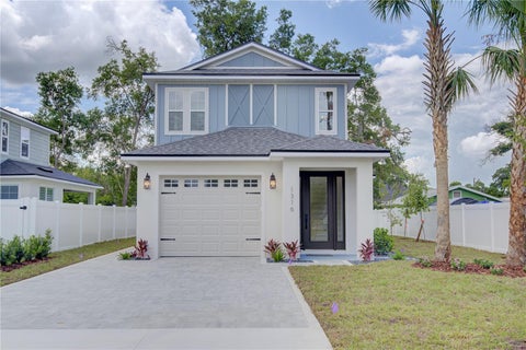 Photo of 1316 E 9th Avenue, Mount Dora, FL 32757 (MLS # O6416275)