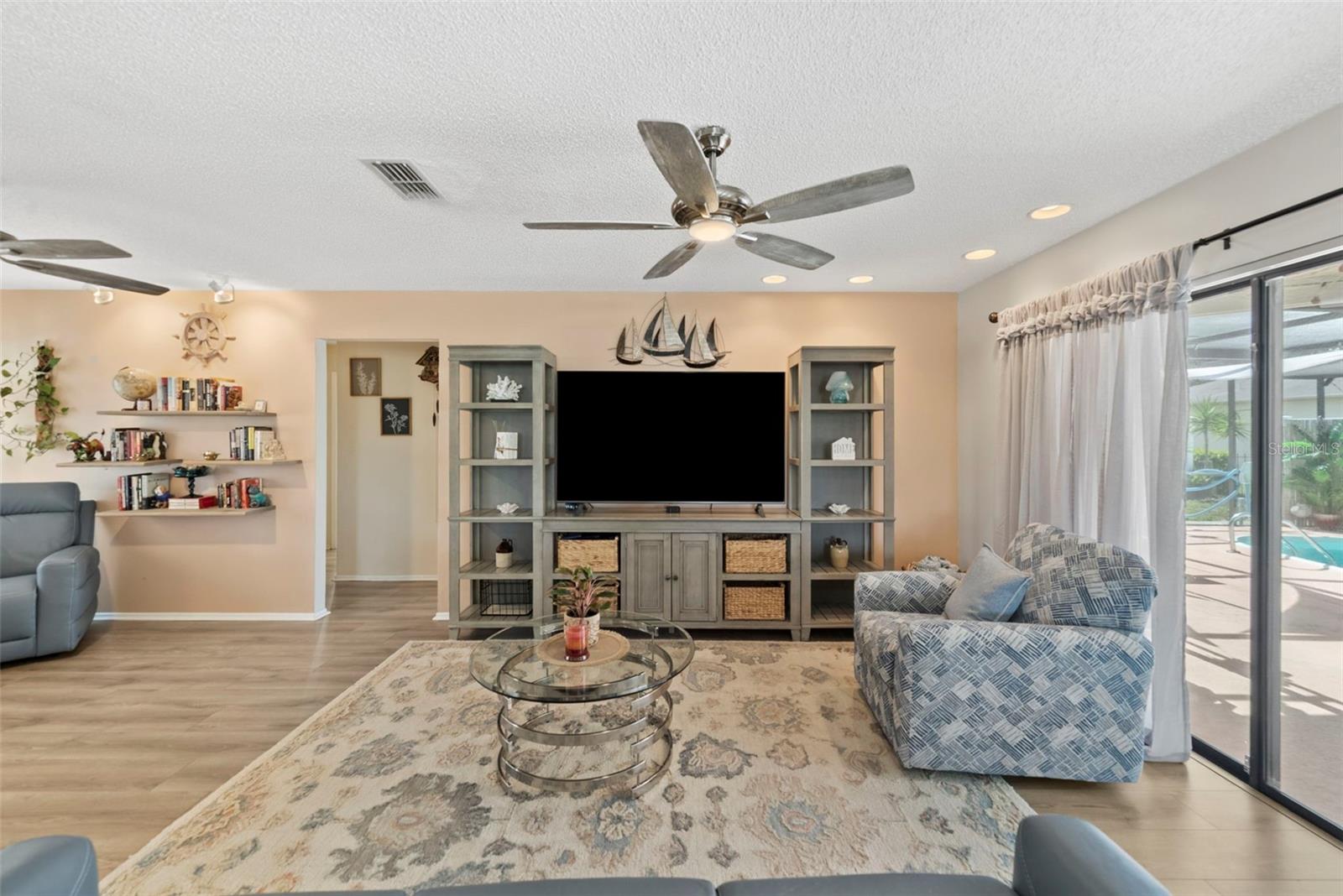 HOLIDAY LAKES WEST - Residential