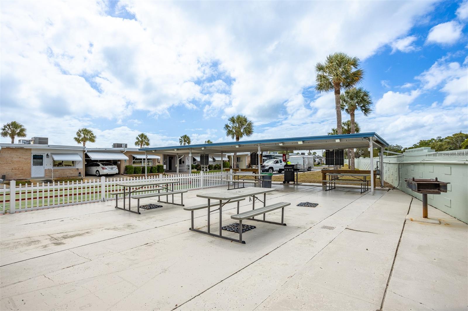 SHANGRI-LA APT PARK - Residential