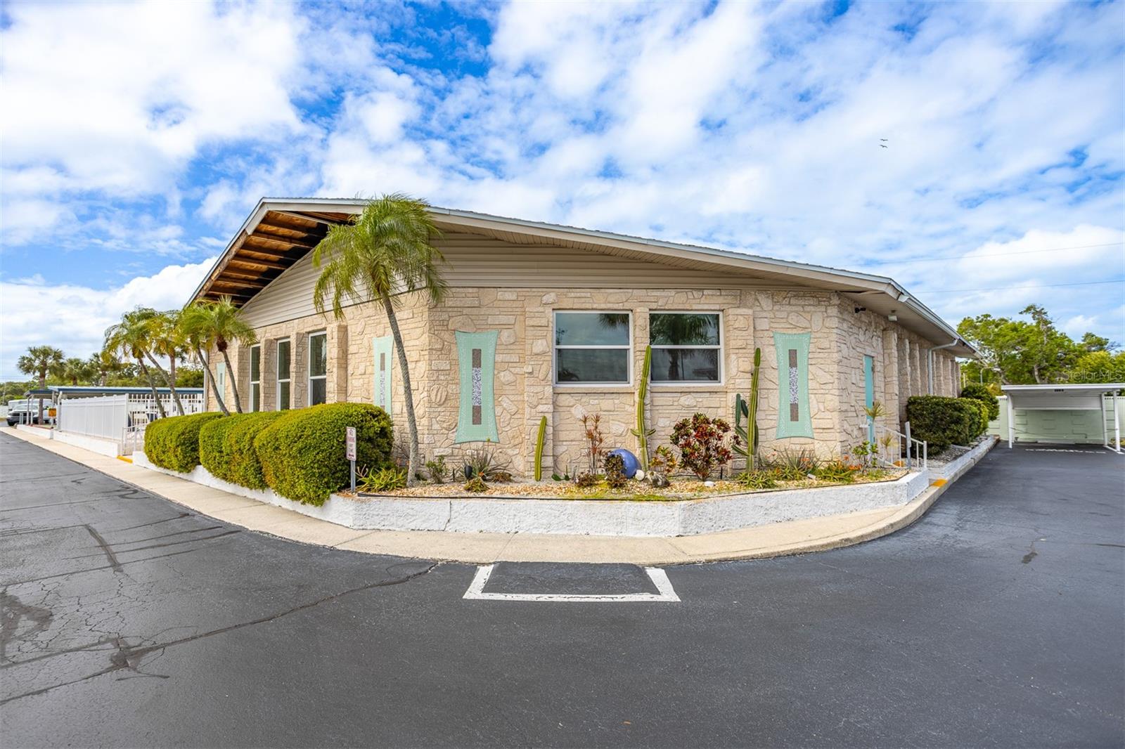 SHANGRI-LA APT PARK - Residential