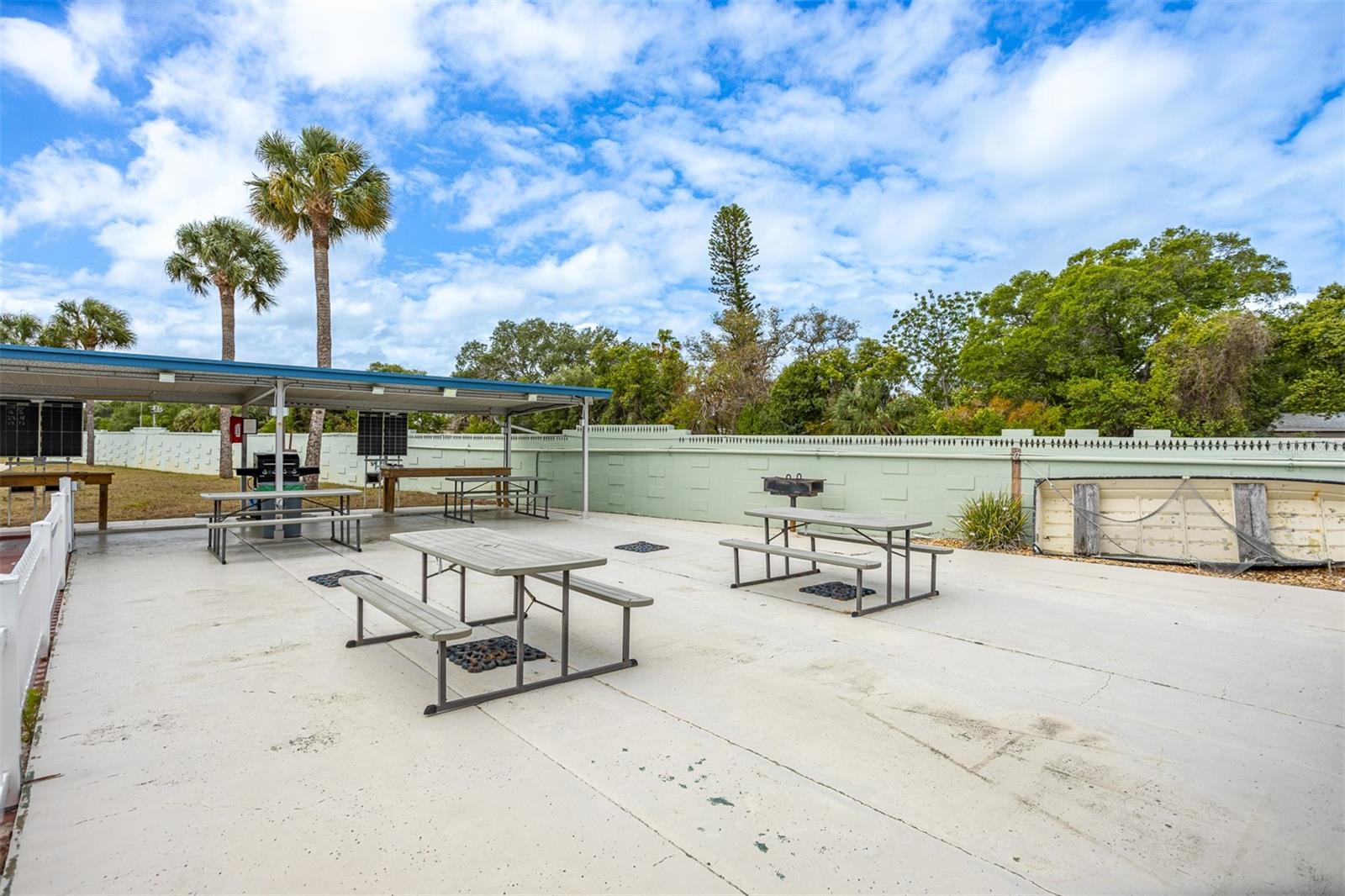 SHANGRI-LA APT PARK - Residential