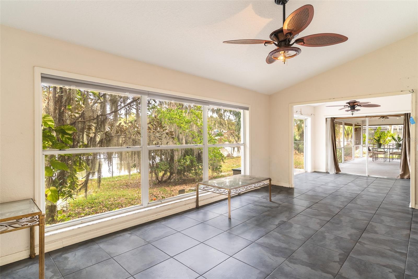 CHRISTINA WOODS PH 06 - Residential