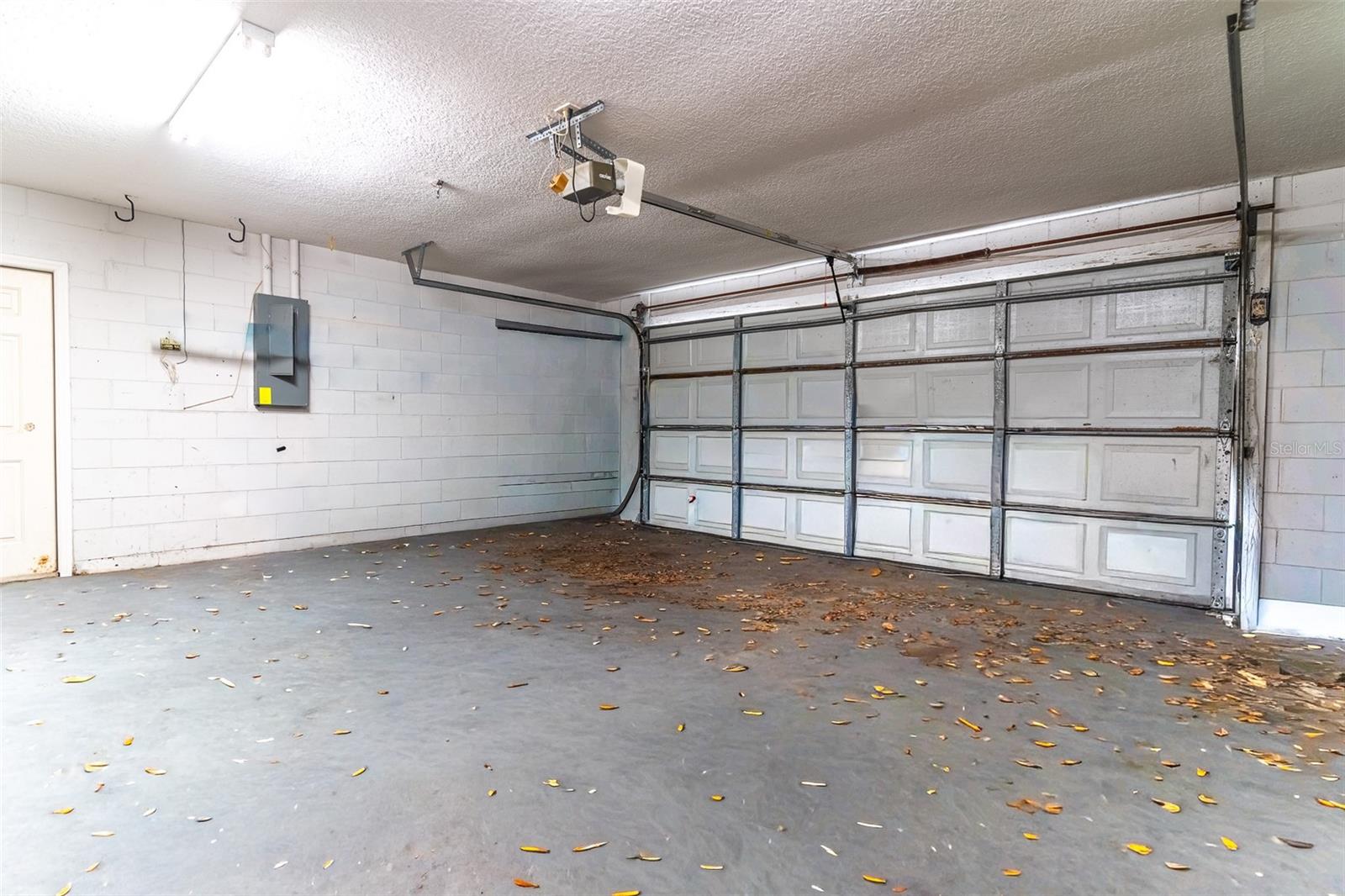 CHRISTINA WOODS PH 06 - Residential