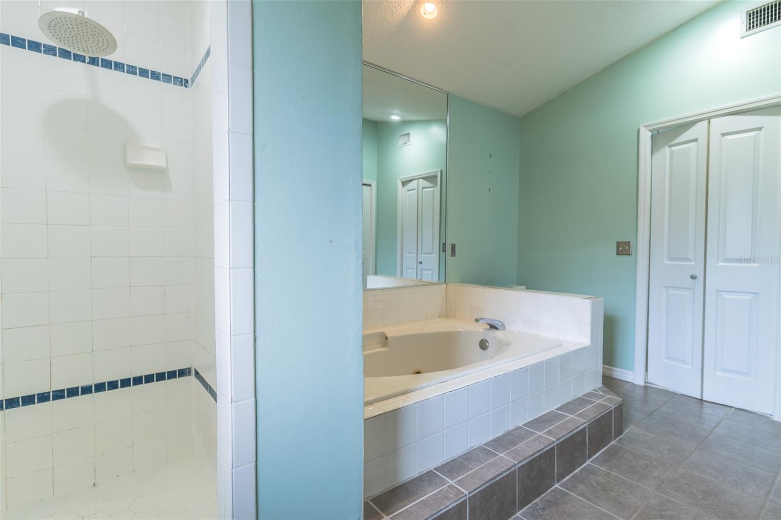 CHRISTINA WOODS PH 06 - Residential