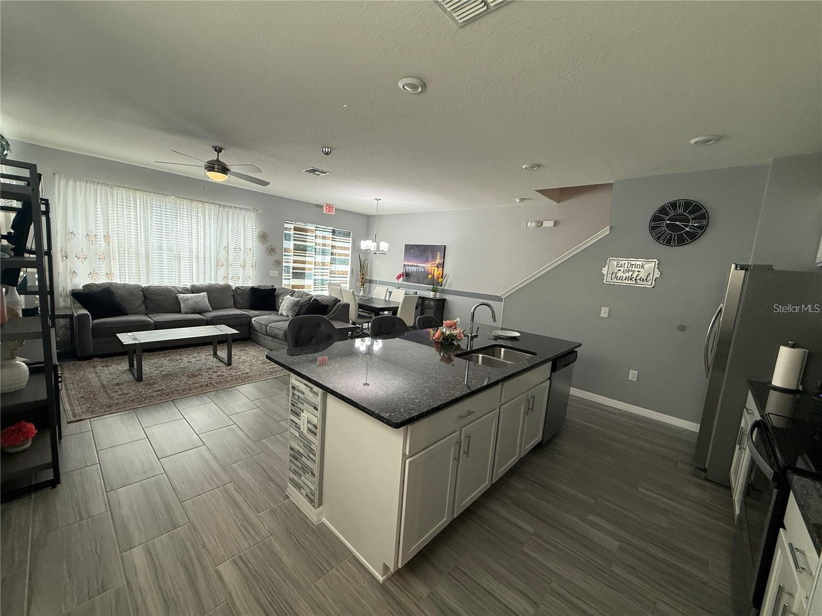 COMPASS BAY UNIT 5 - Residential Lease