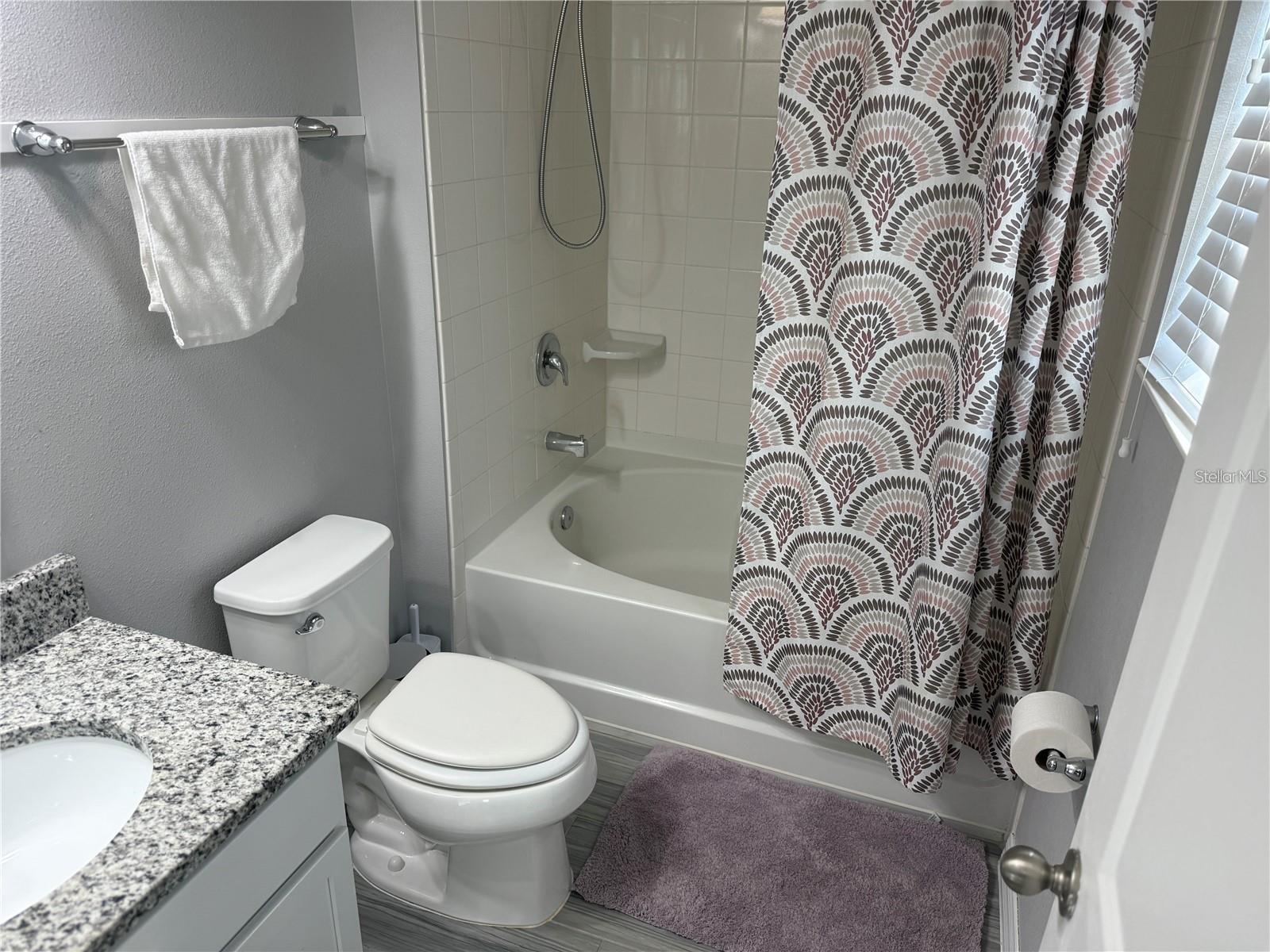 COMPASS BAY UNIT 5 - Residential Lease