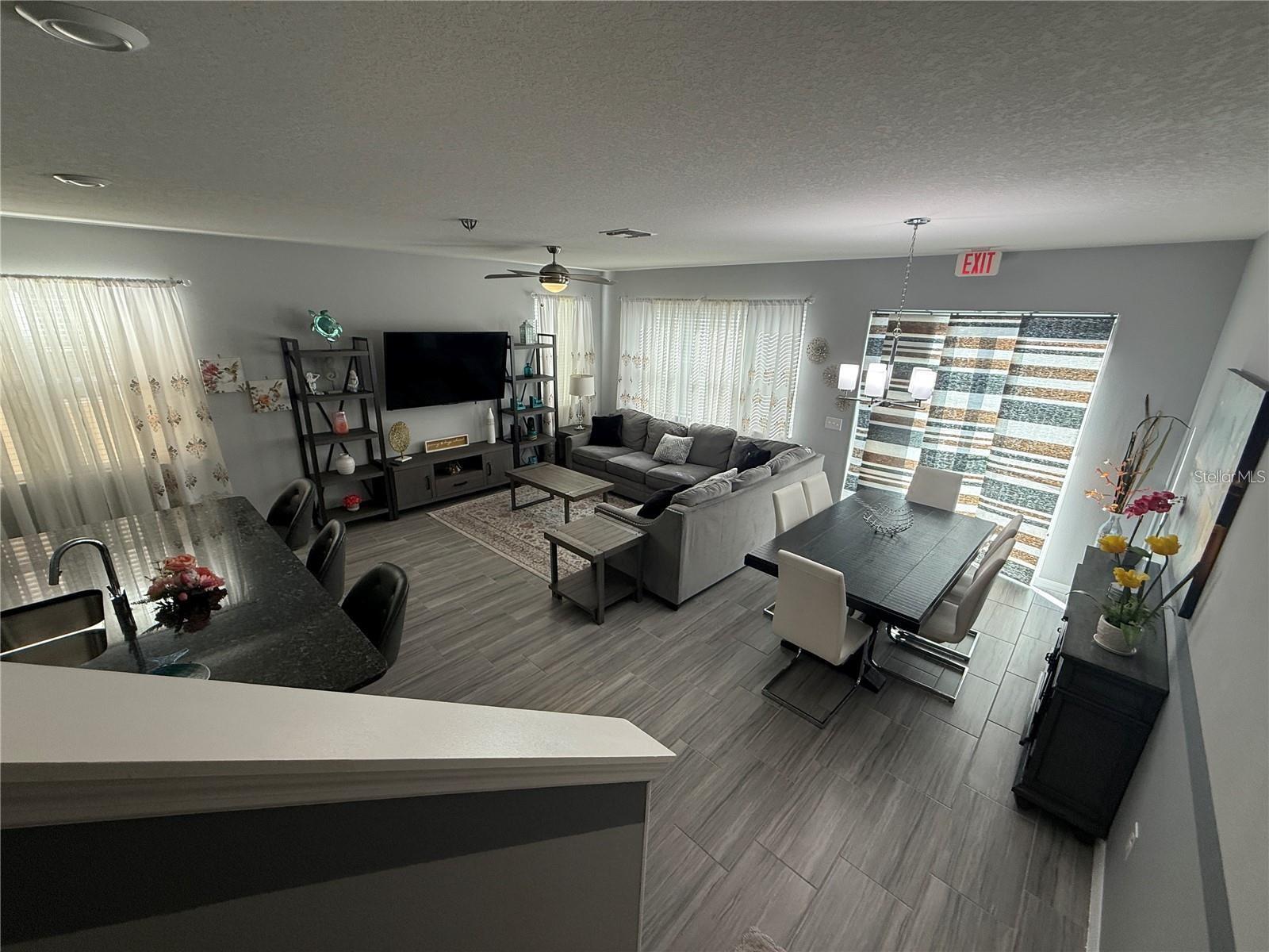 COMPASS BAY UNIT 5 - Residential Lease