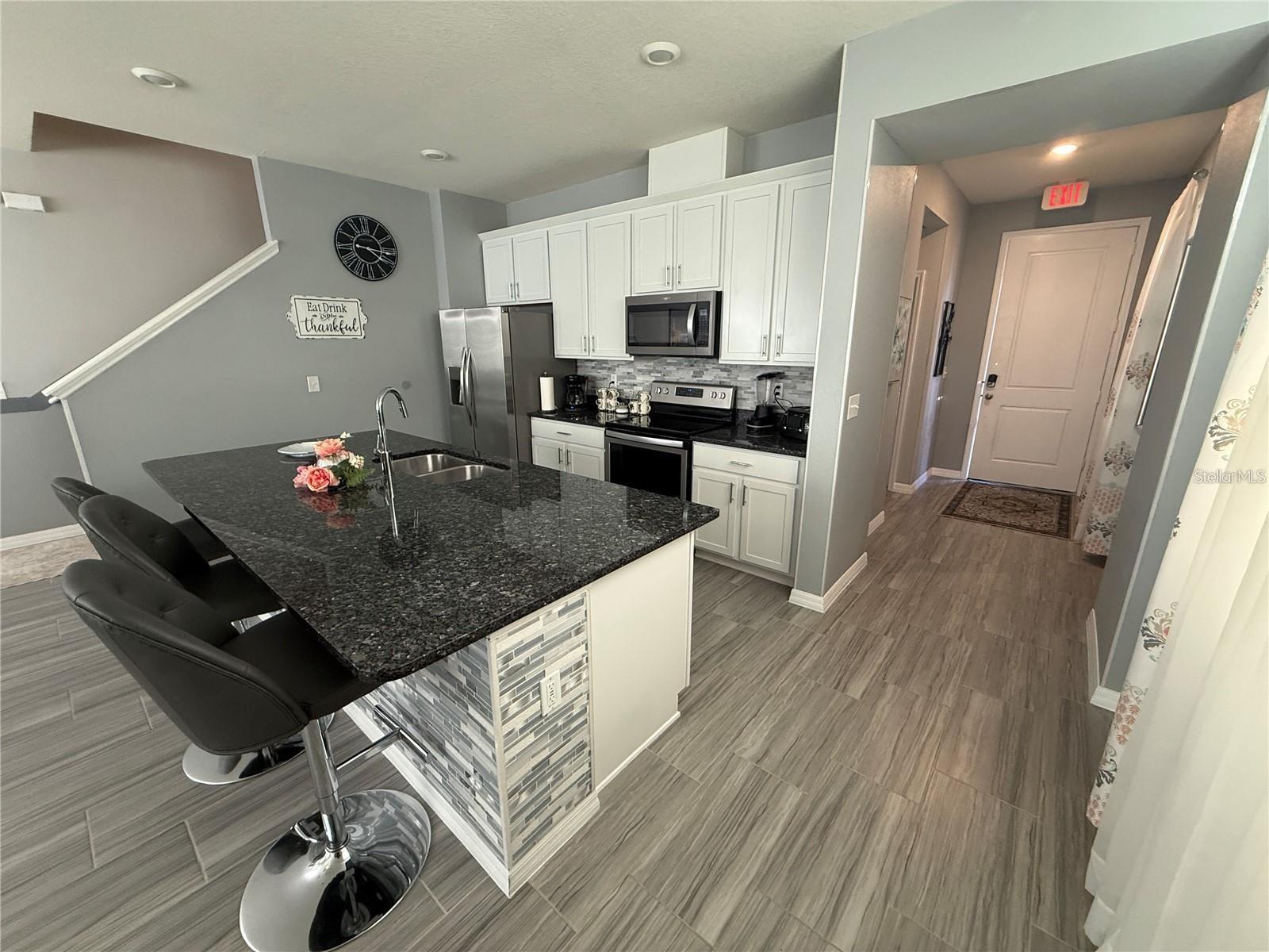 COMPASS BAY UNIT 5 - Residential Lease