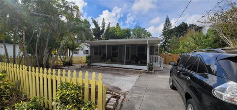 Photo of 2912 Hawthorne Street, Sarasota, FL 34239 (MLS # R4911184)