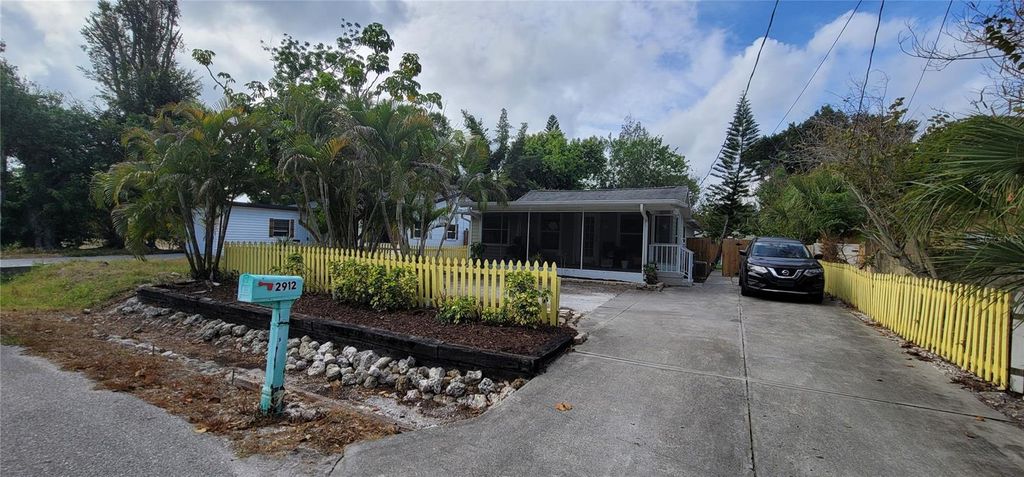 Photo of 2912 Hawthorne Street, Sarasota, FL 34239 (MLS # R4911184)