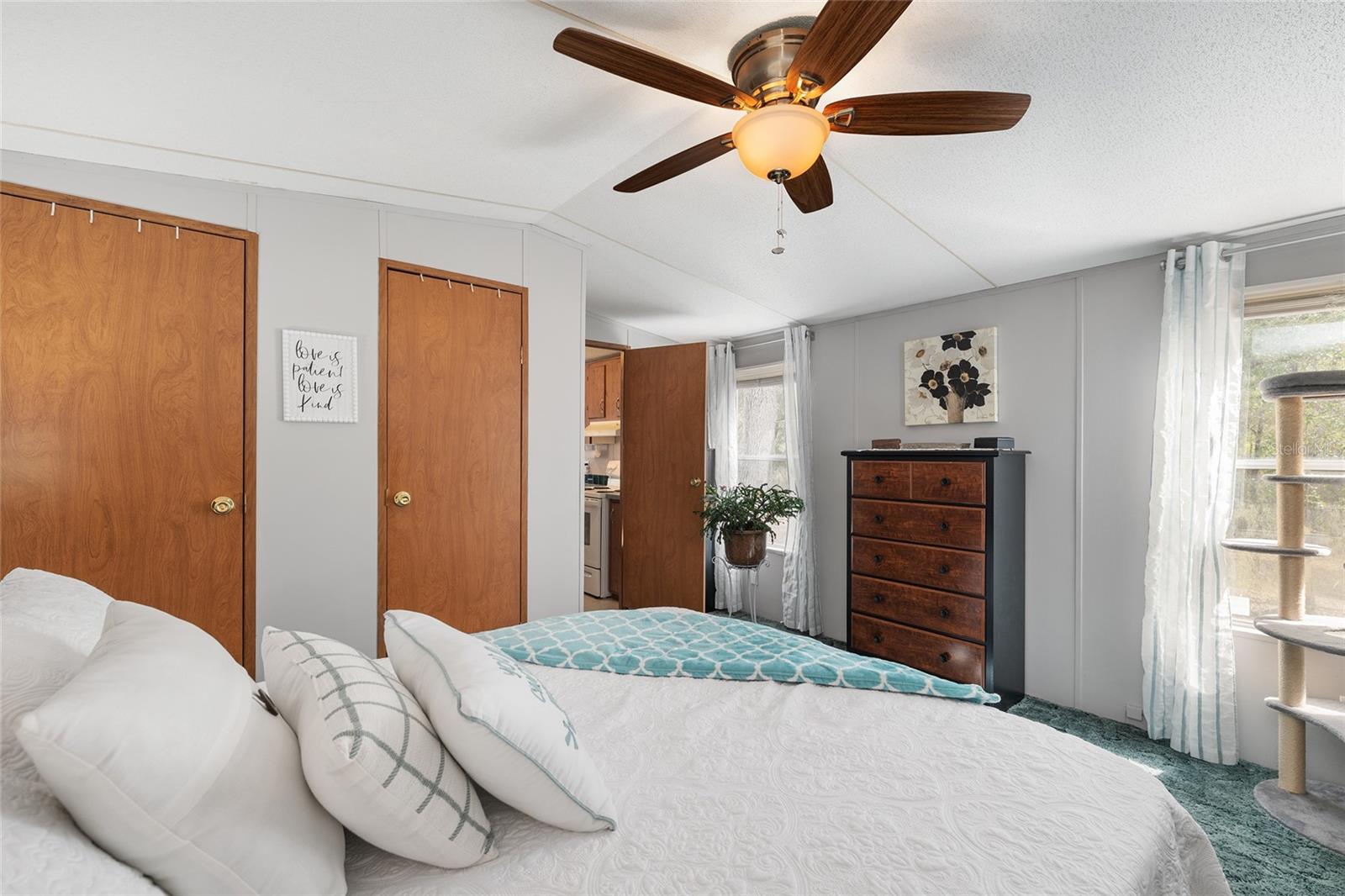 COUNTRY LIVING - Residential