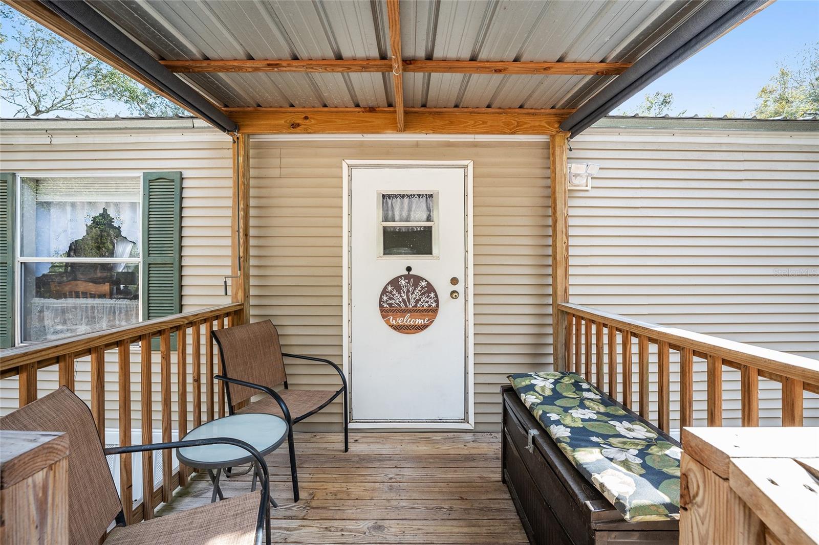 COUNTRY LIVING - Residential