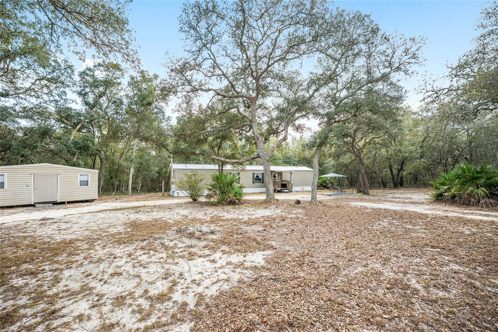 COUNTRY LIVING - Residential