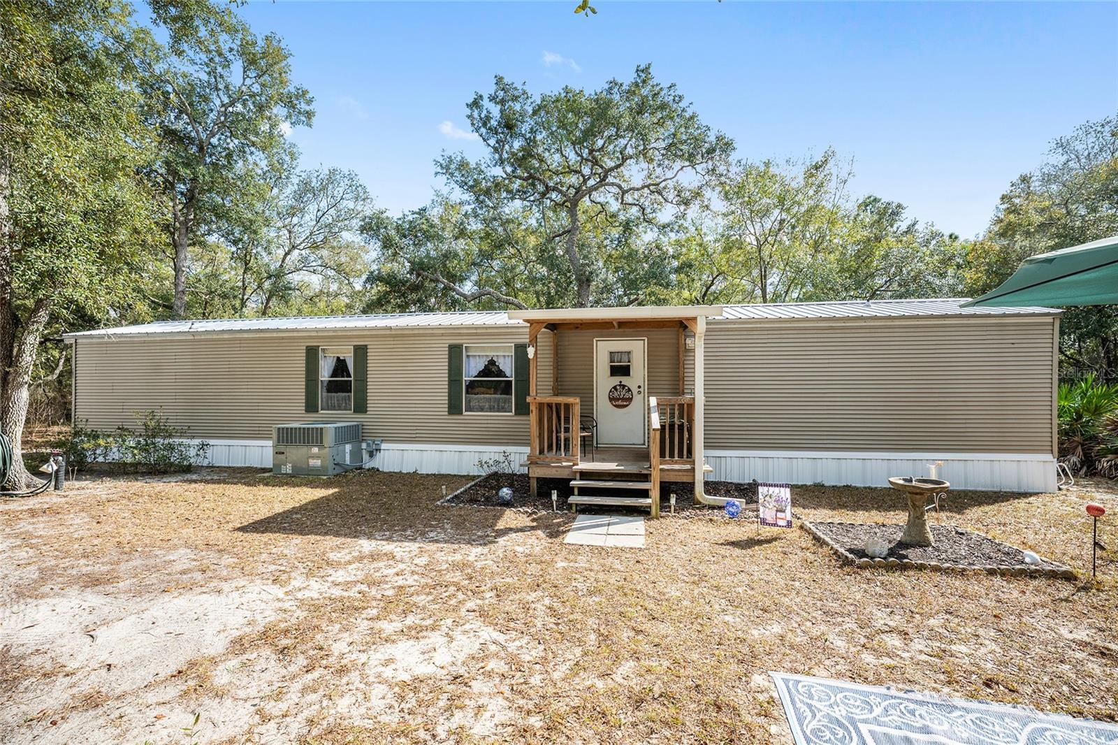 COUNTRY LIVING - Residential