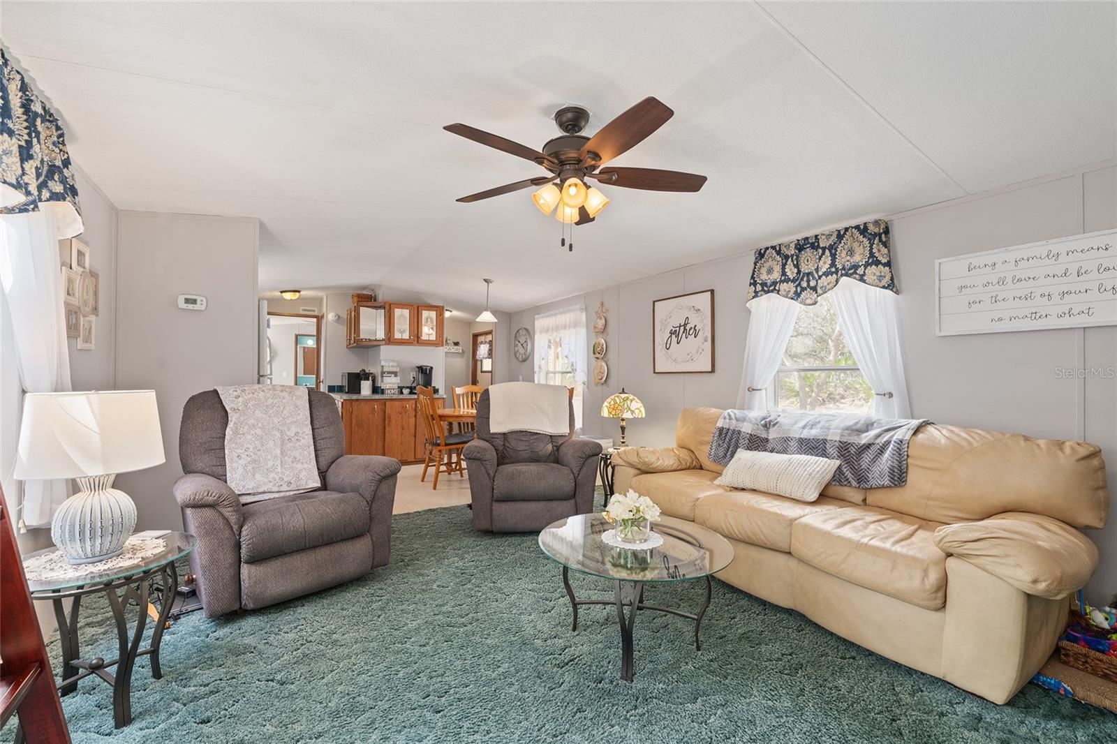 COUNTRY LIVING - Residential