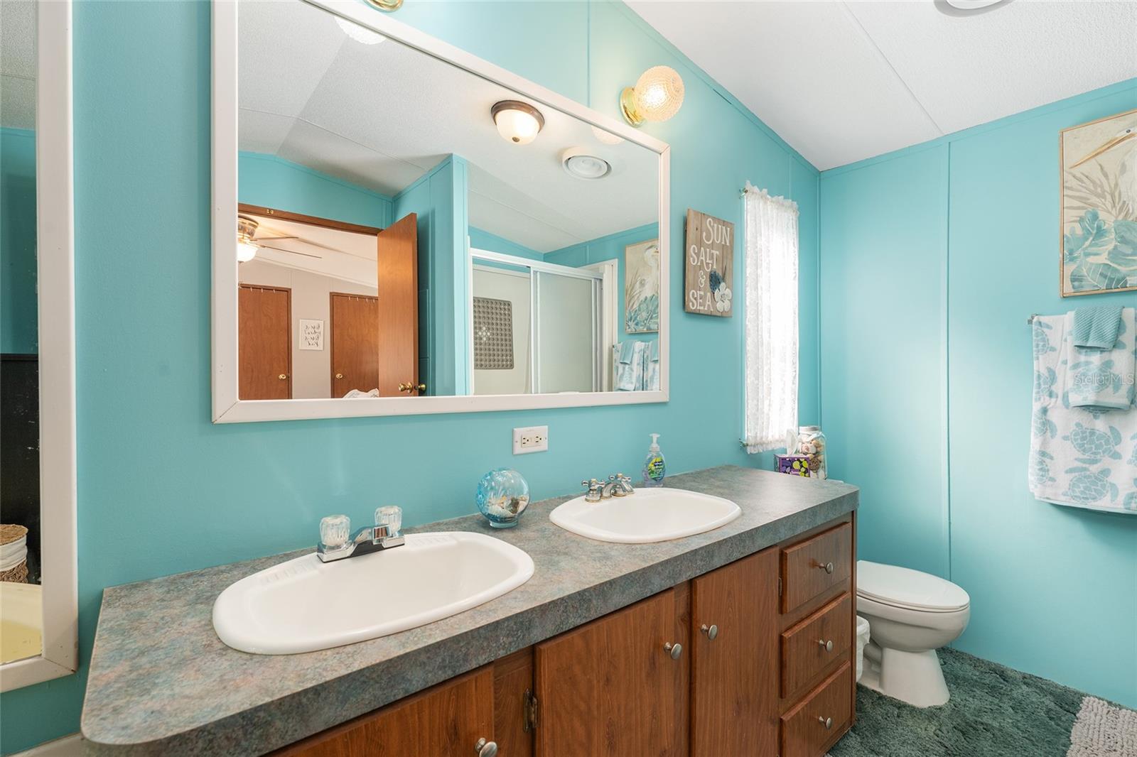 COUNTRY LIVING - Residential