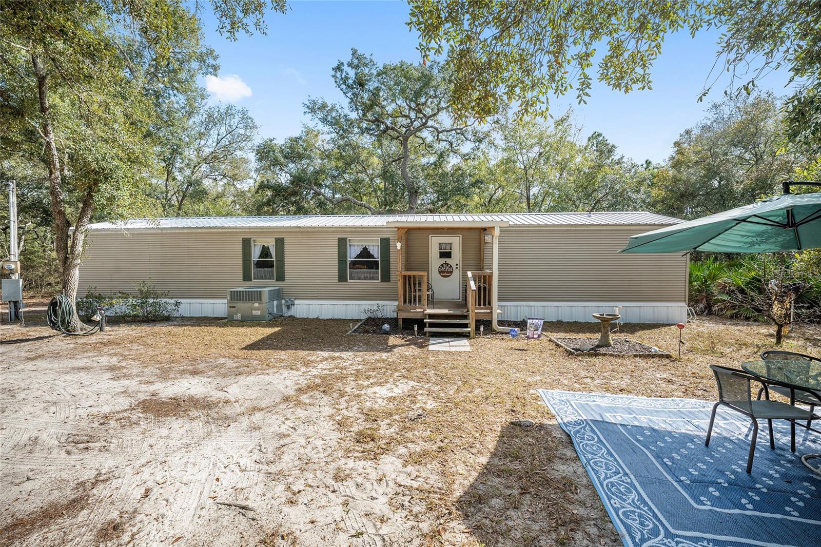 COUNTRY LIVING - Residential