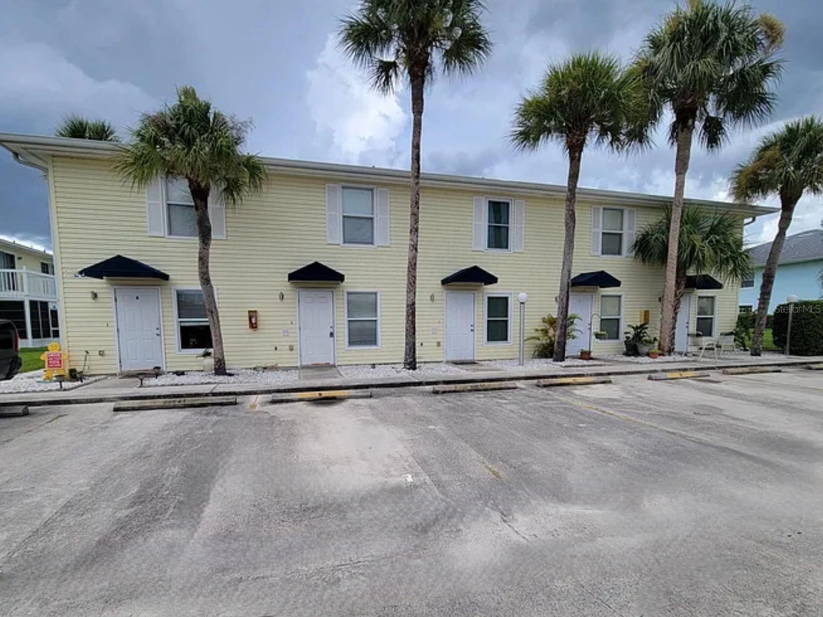 LAKE RIO TWNHMS - Residential Lease