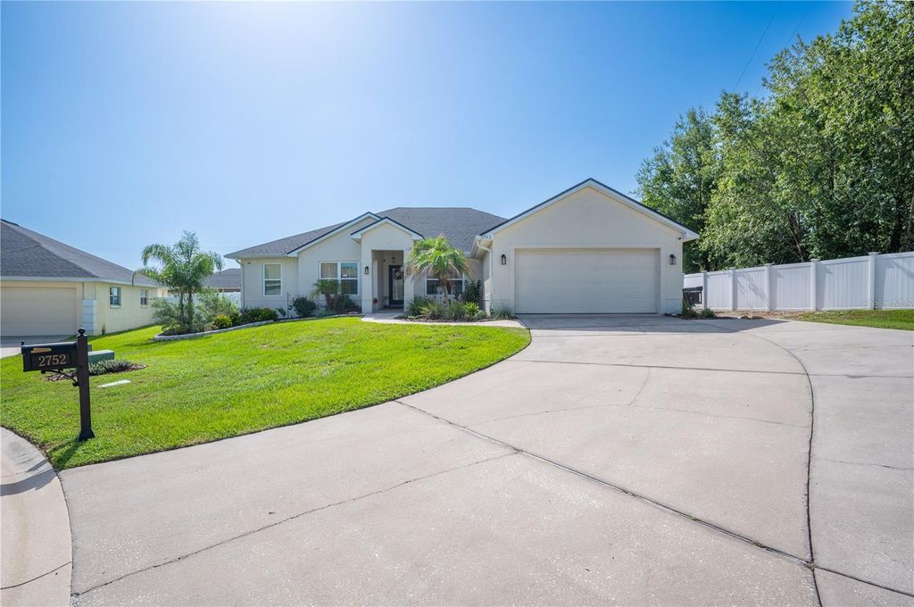 Photo of 2752 Highlands Creek Drive, Lakeland, FL 33813 (MLS # L4963303)