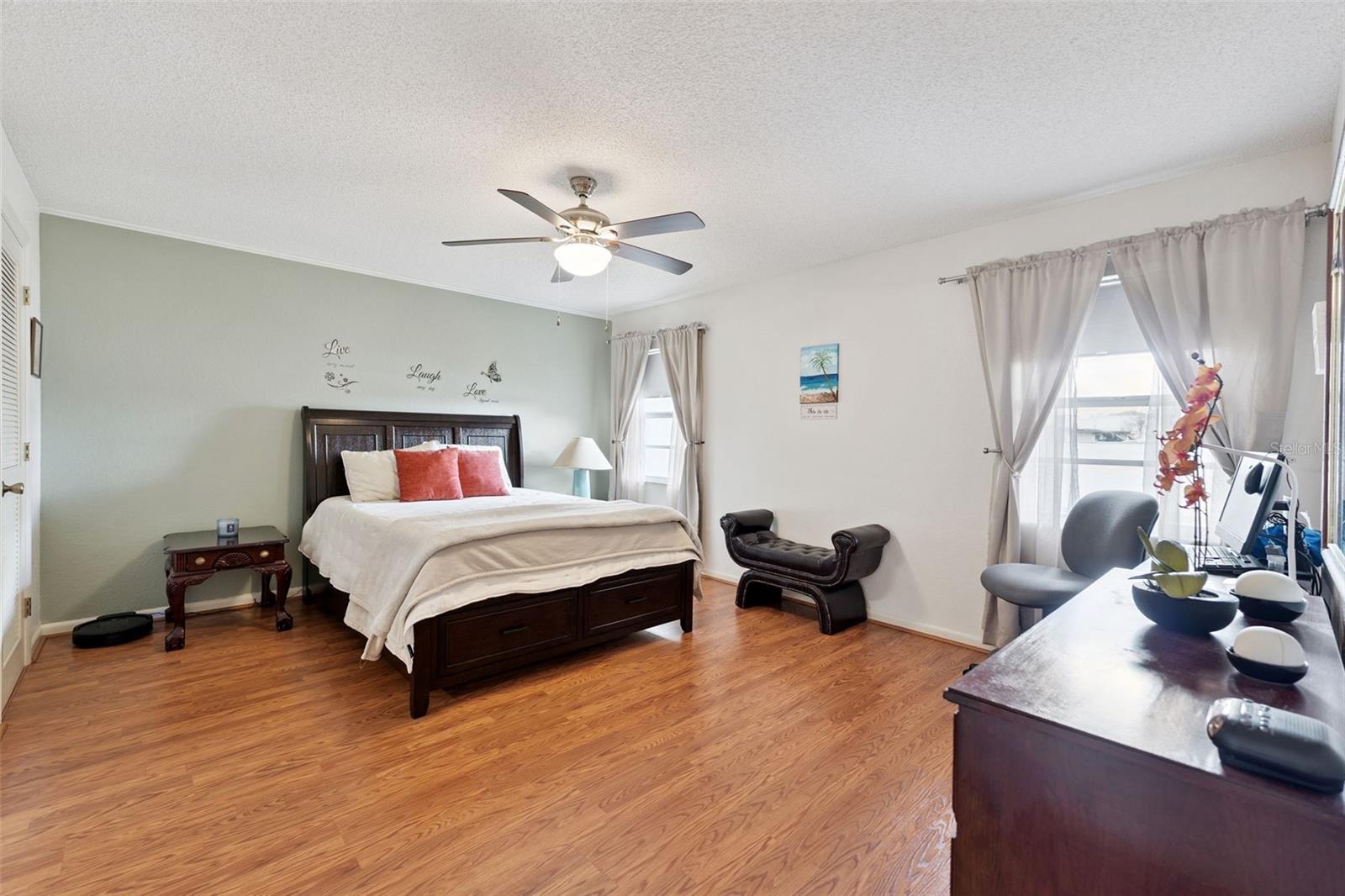 OAKVIEW - Residential