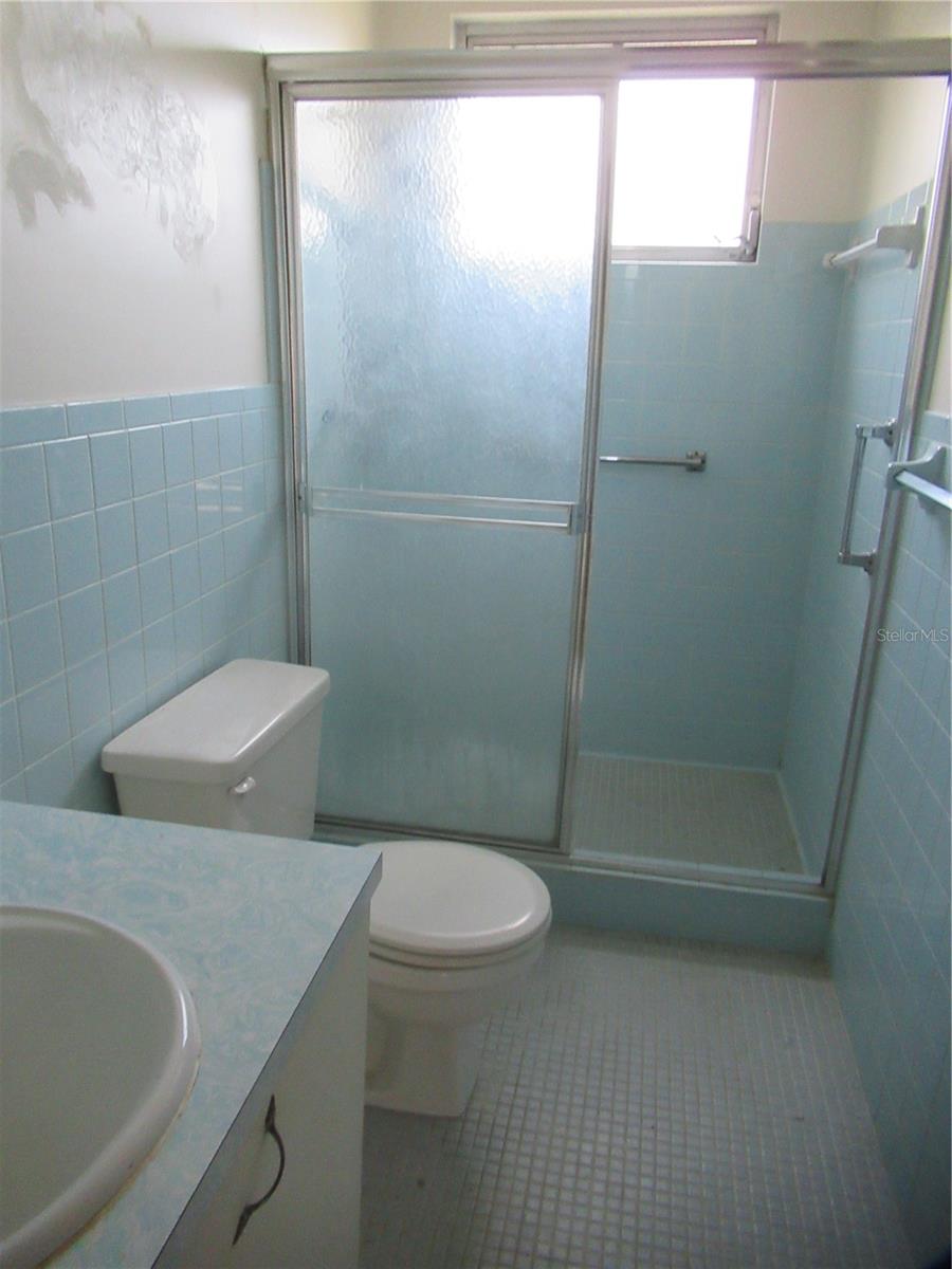 ON TOP OF THE WORLD - Residential Lease