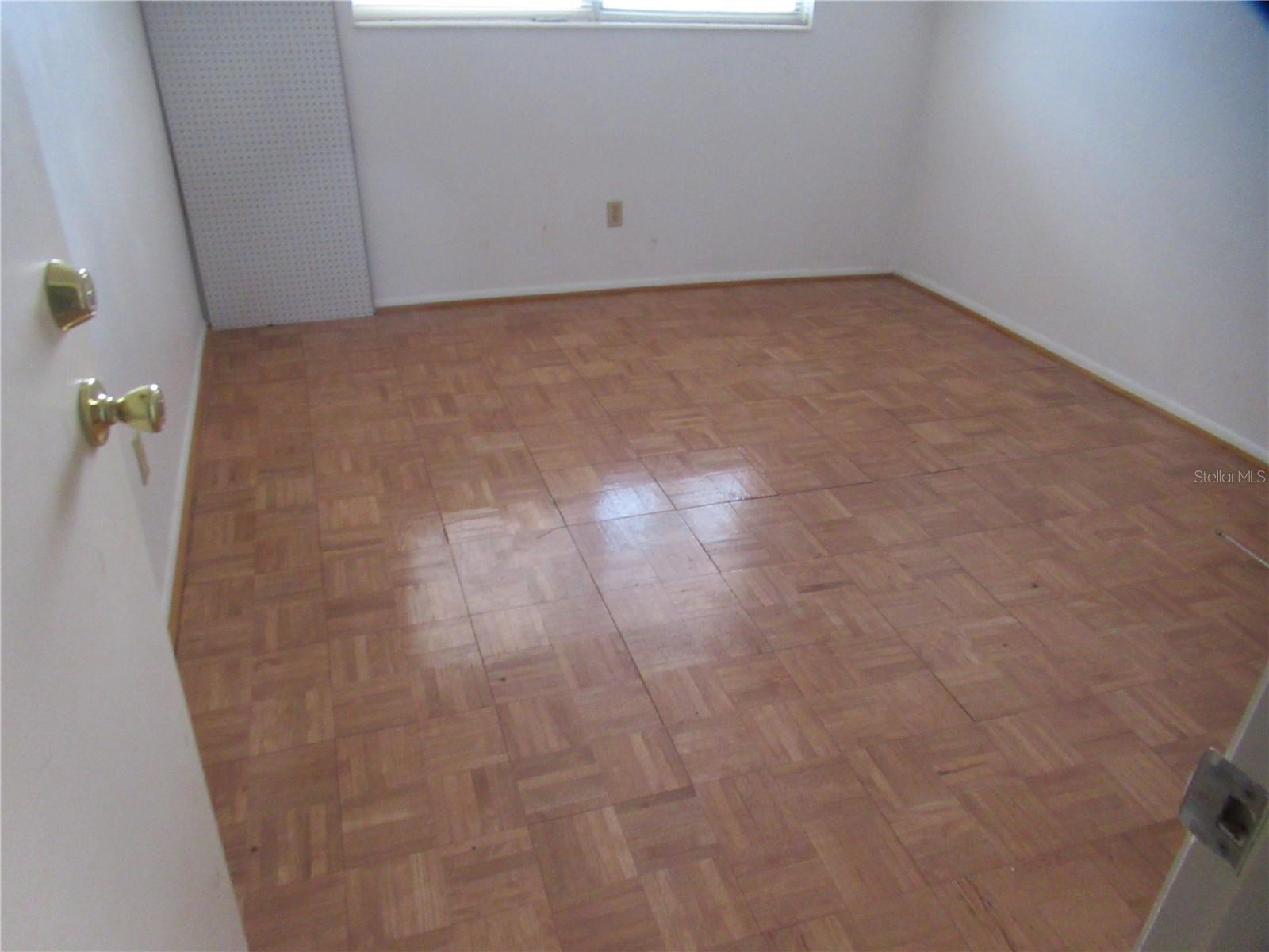 ON TOP OF THE WORLD - Residential Lease