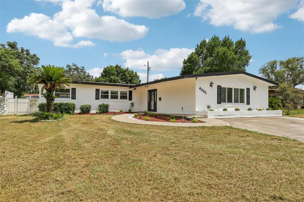 Photo of 4001 Timber Trl, Orlando, FL 32808 (MLS # O6437063)