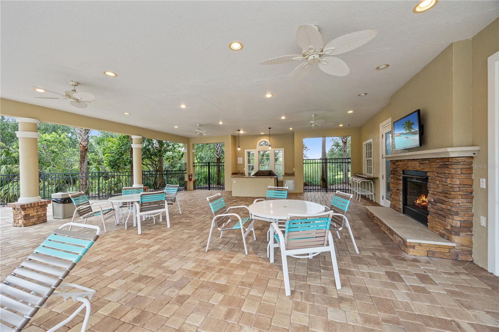 COUNTRY CLUB EAST AT LAKEWD RNCH QQ1 1 - Residential