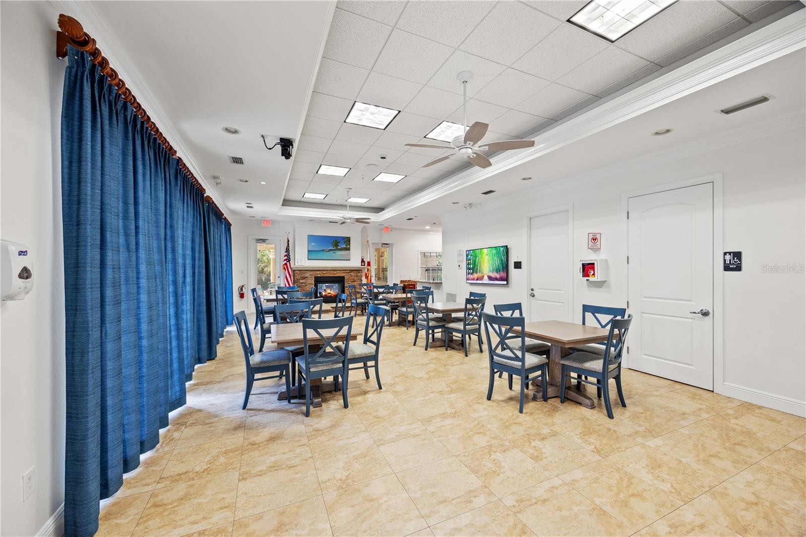 COUNTRY CLUB EAST AT LAKEWD RNCH QQ1 1 - Residential