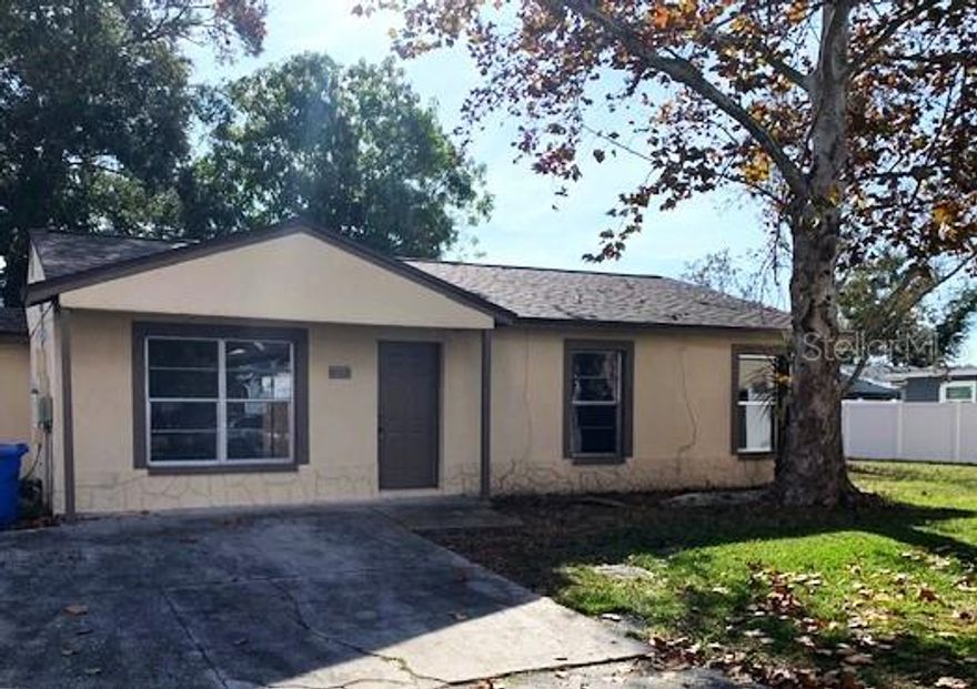 Timberlane Subdivision Nice 3 bedroom, 2 bath home with great room, large eat in kitchen & breakfast bar. New kitchen cabinets, bathroom cabinets   new flooring throughout fresh interior and exterior paint. Conveniently located to shopping, restaurants medical facilities & major thoroughfares. Pet friendly!!! No smoking!!!