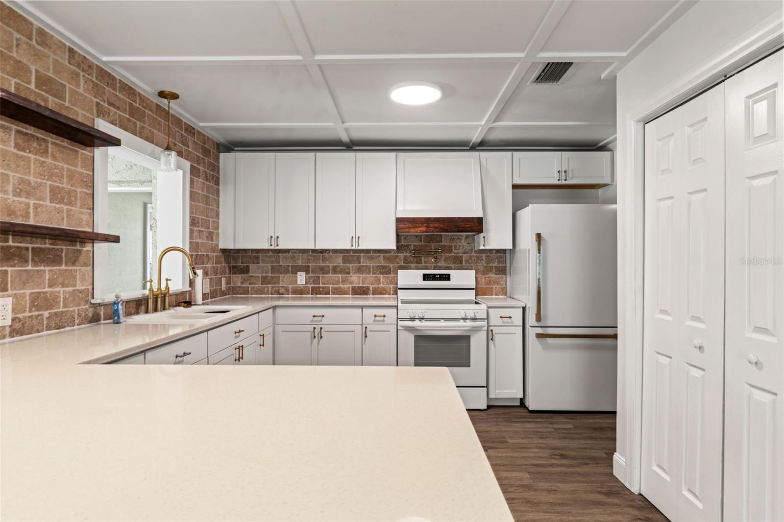 SUTTON ESTATES - Residential