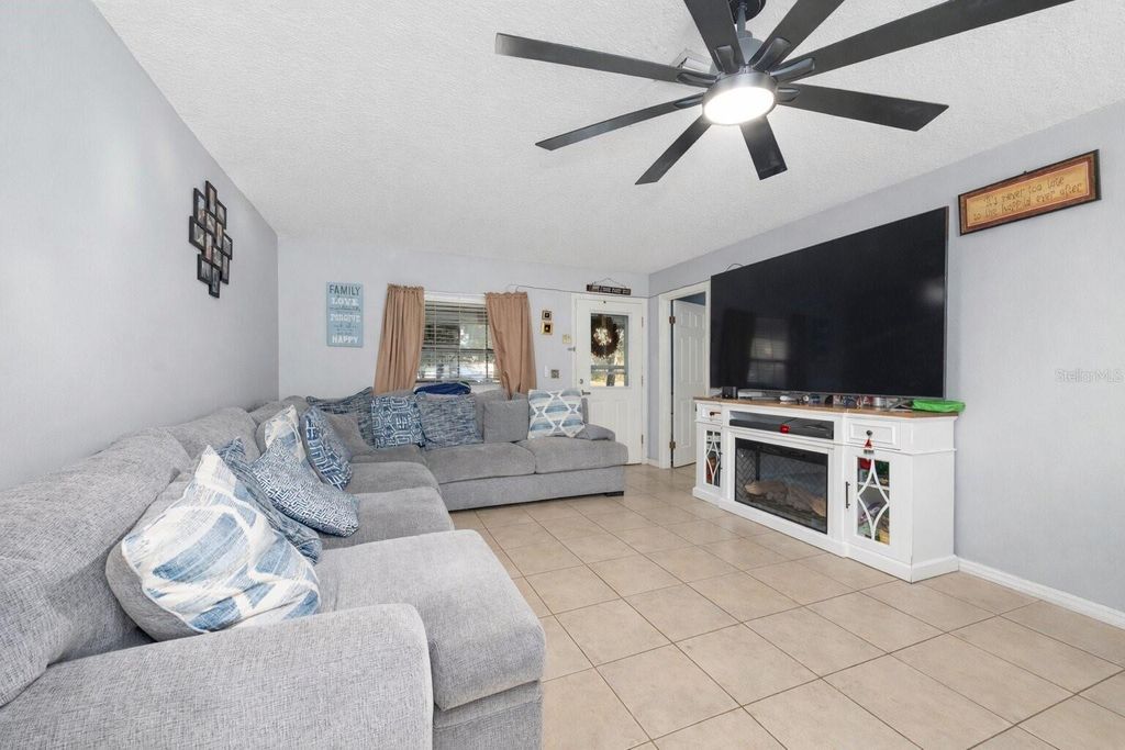 Photo of 3800 NE 24th Court, Ocala, FL 34479 (MLS # OM718660)