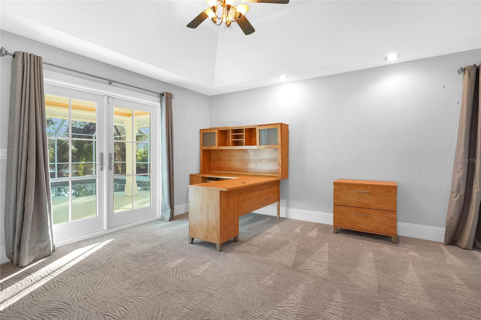 RIVER OAKS SUB - Residential