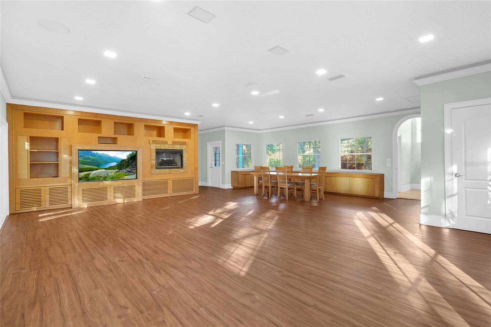 RIVER OAKS SUB - Residential