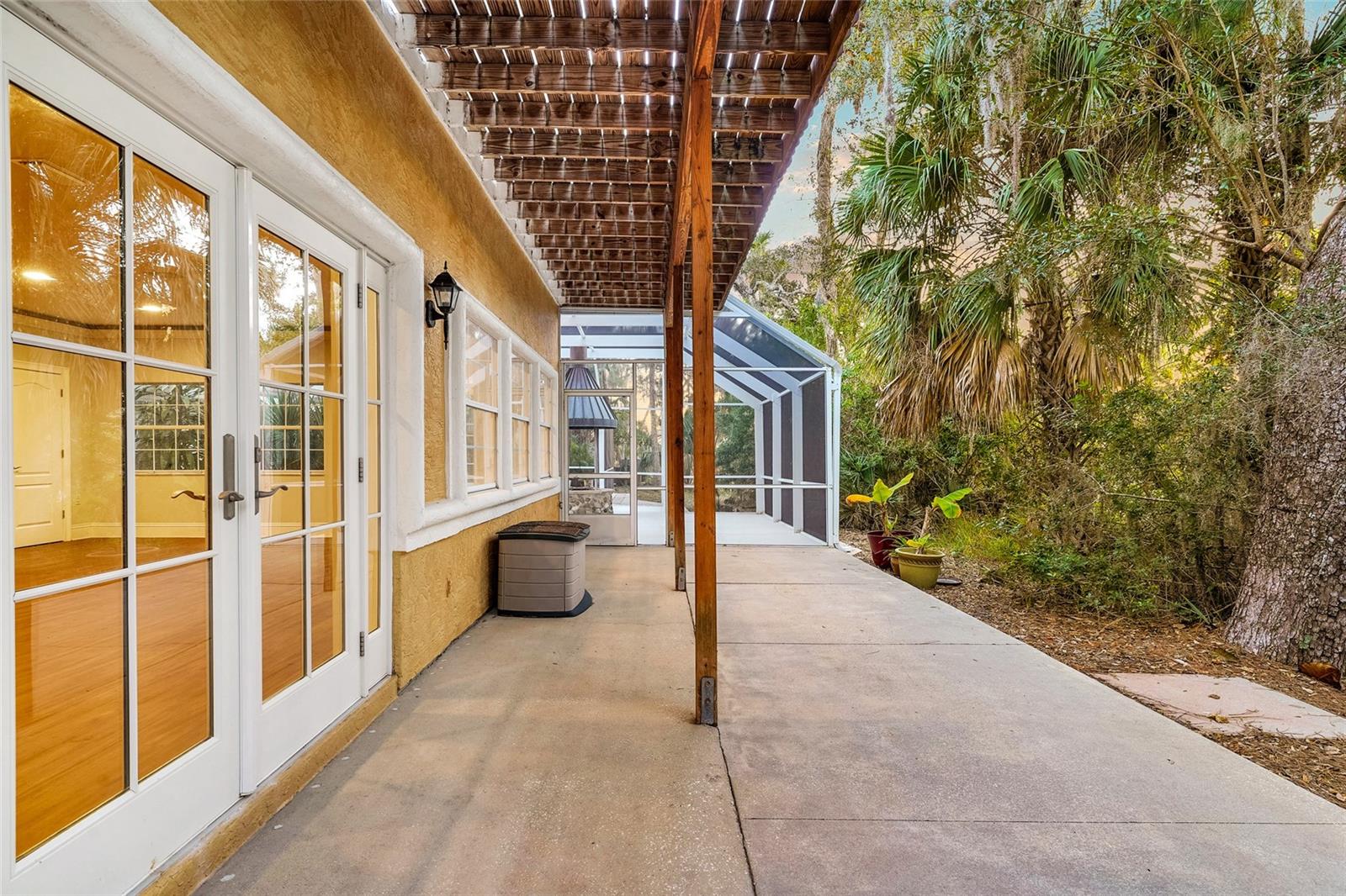 RIVER OAKS SUB - Residential