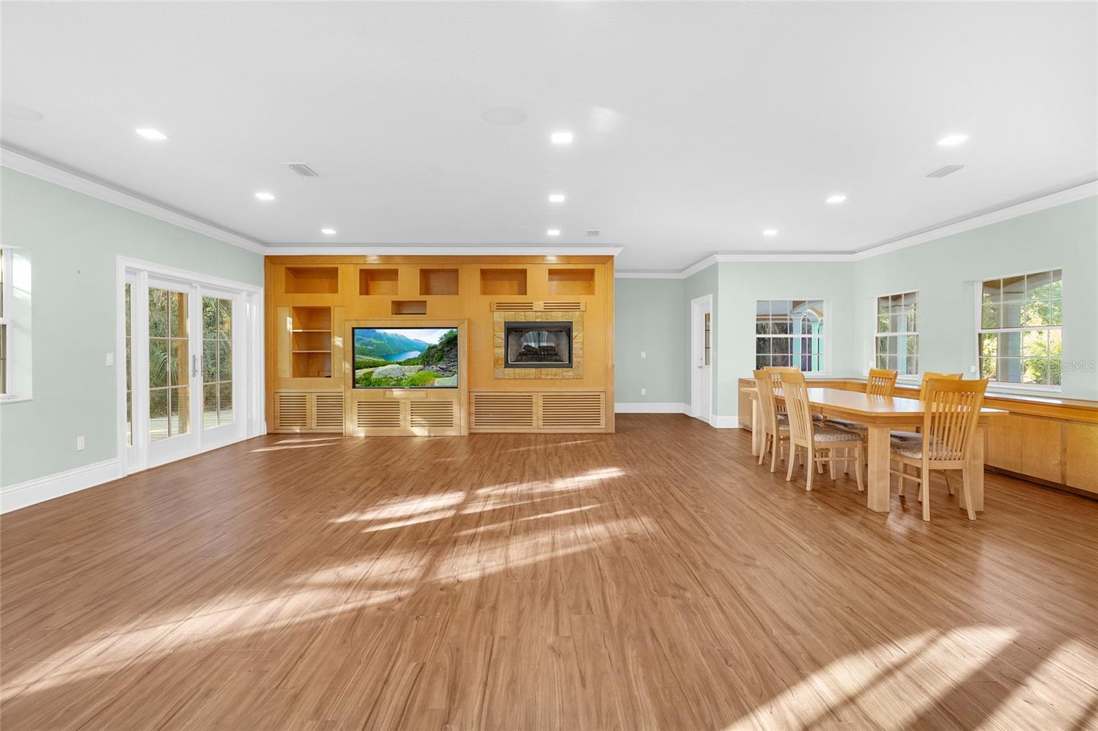 RIVER OAKS SUB - Residential