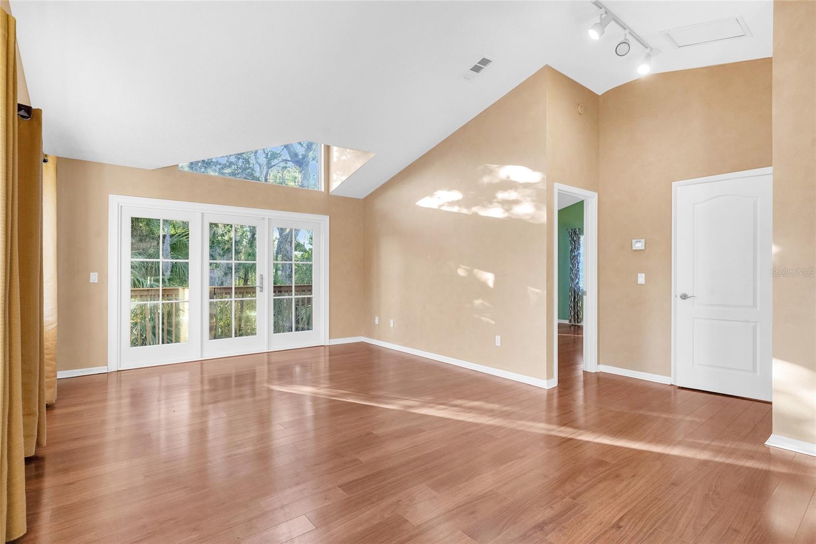 RIVER OAKS SUB - Residential