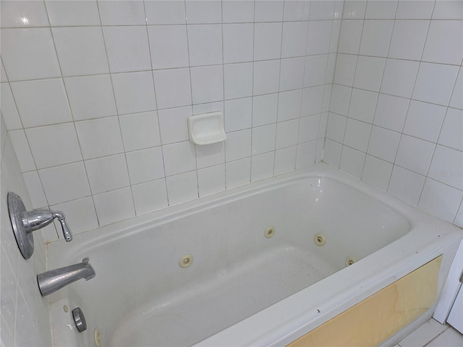 VENETIAN ISLES UNIT 4 - Residential Lease