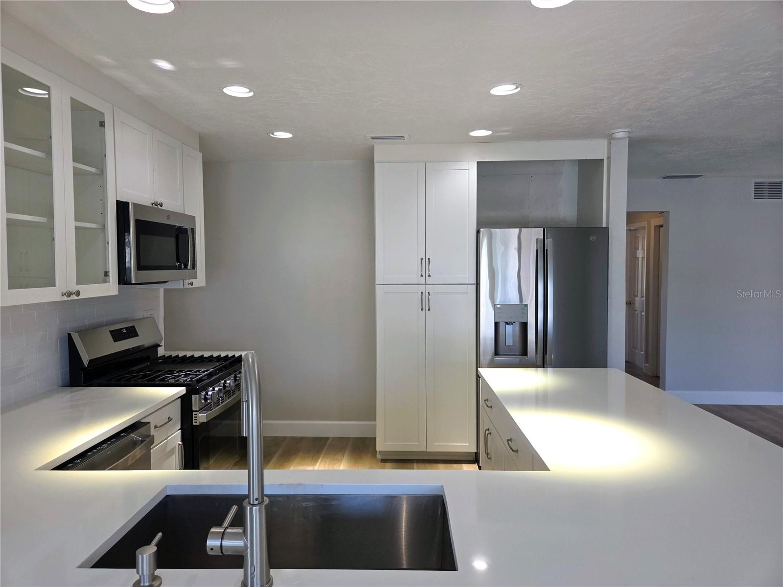 VENETIAN ISLES UNIT 4 - Residential Lease