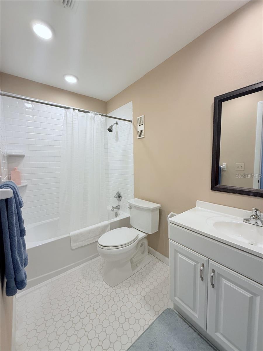 RAINTREE MANOR HOMES CONDOMINIUM - Residential