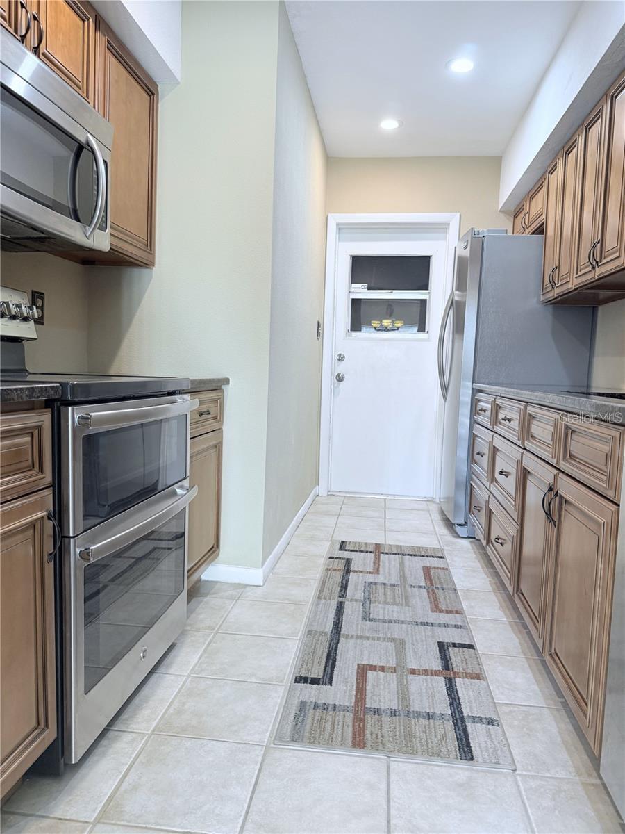 RAINTREE MANOR HOMES CONDOMINIUM - Residential