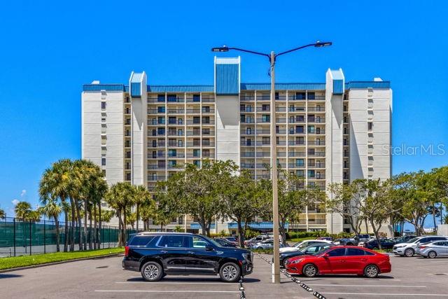 COURAGEOUS THE CONDO - Residential Lease