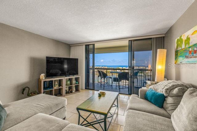 COURAGEOUS THE CONDO - Residential Lease