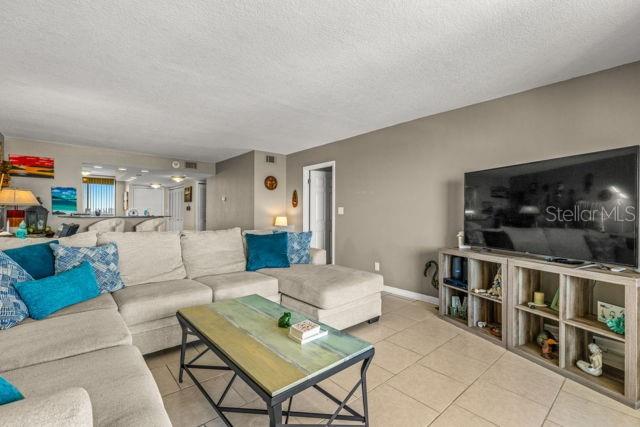 COURAGEOUS THE CONDO - Residential Lease