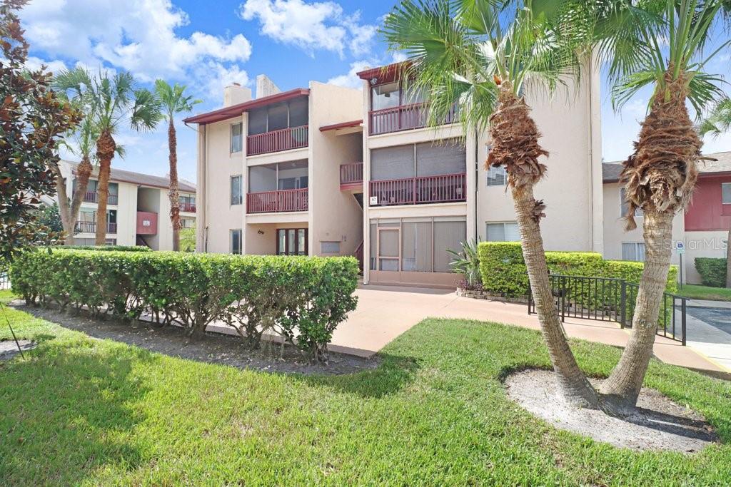 Photo of 8602 Huron Court #50, Tampa, FL 33614 (MLS # TB8557299)